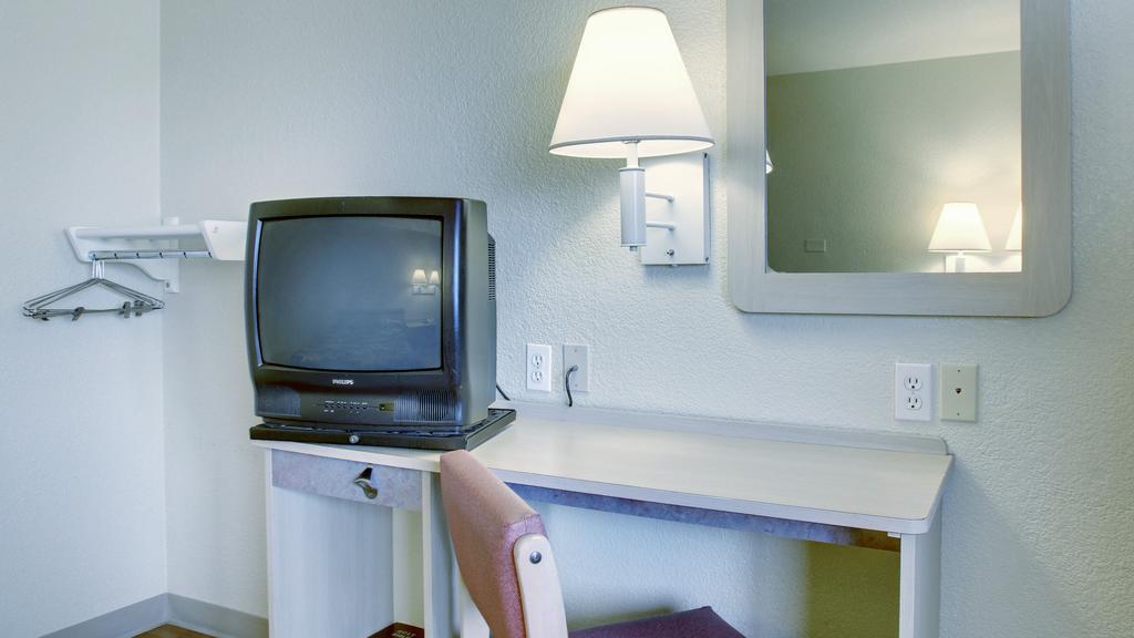Motel 6 Manhattan Kansas 客房 照片