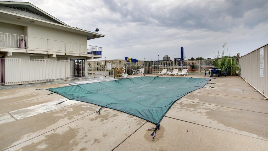 Motel 6 Manhattan Kansas 外观 照片