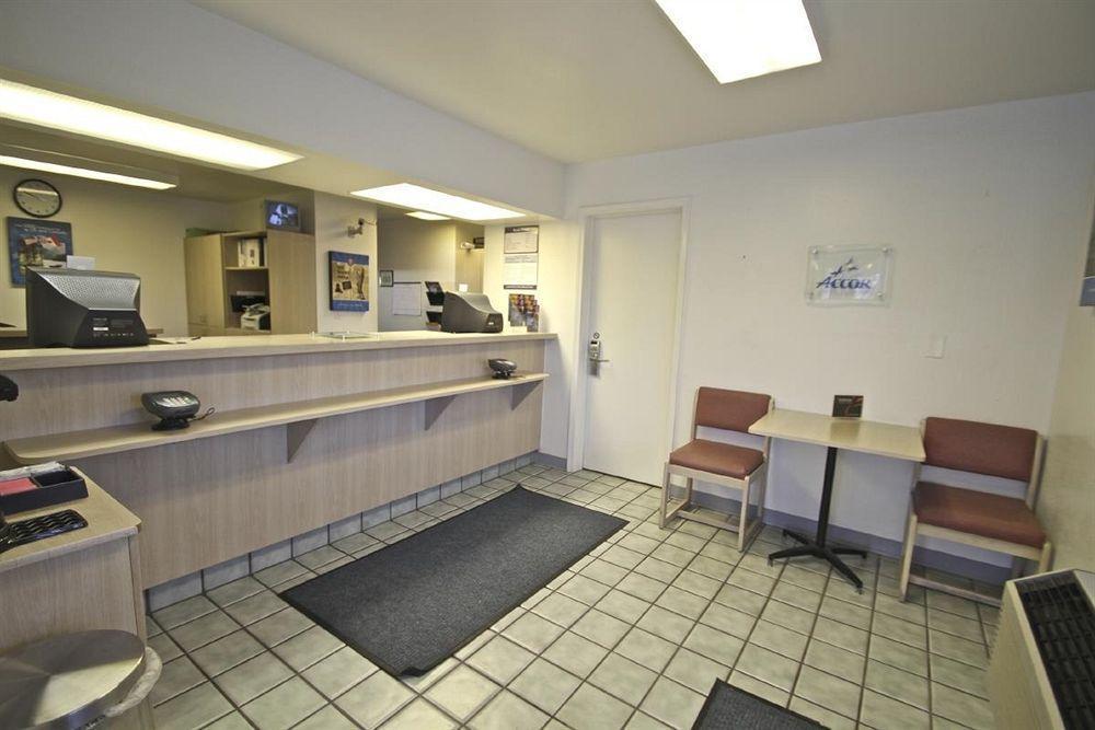 Motel 6 Manhattan Kansas 外观 照片