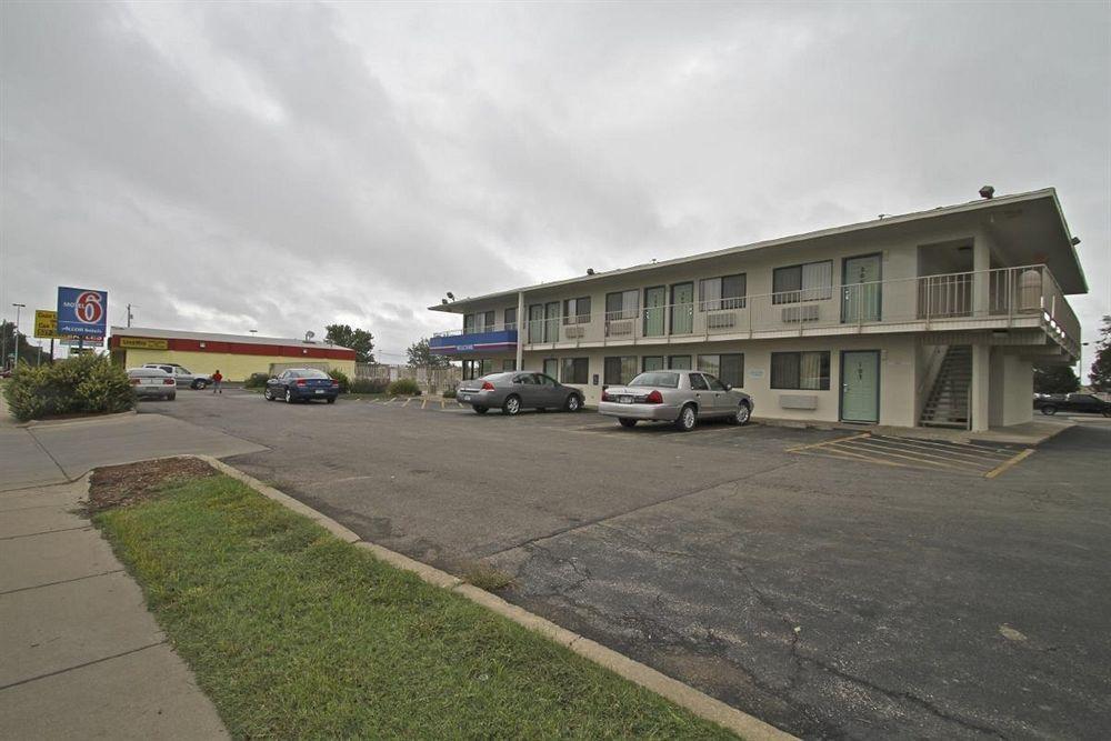 Motel 6 Manhattan Kansas 外观 照片