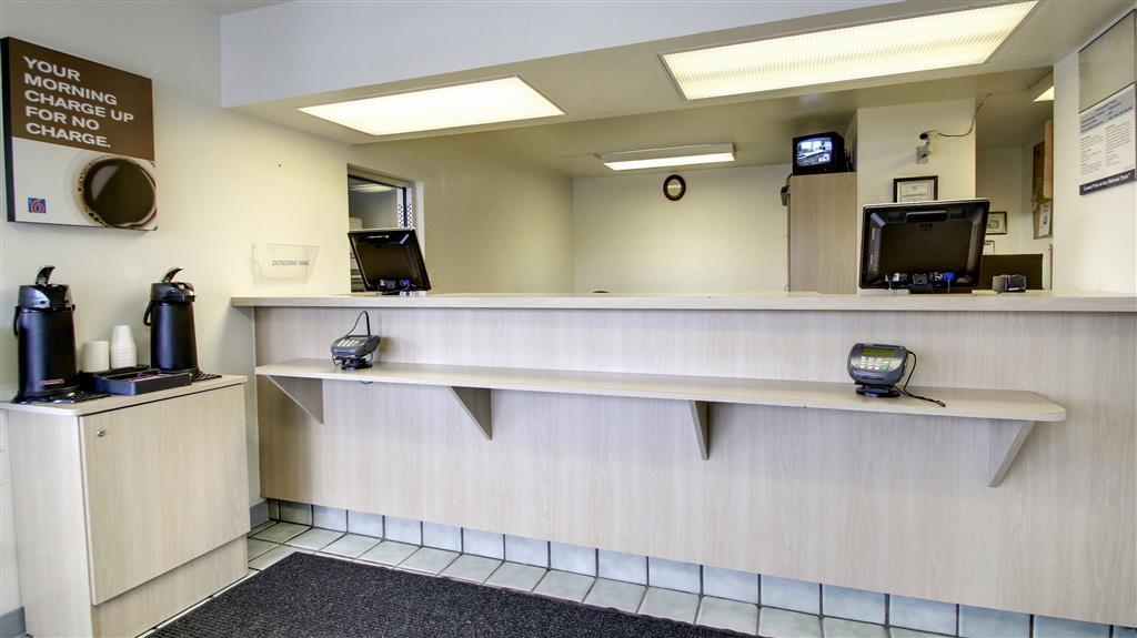 Motel 6 Manhattan Kansas 内观 照片