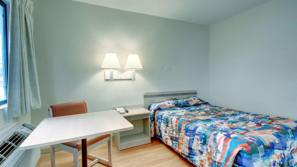 Motel 6 Manhattan Kansas 外观 照片